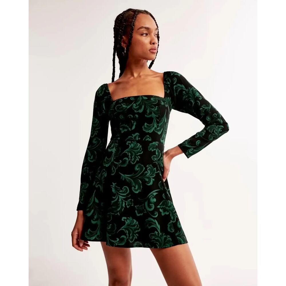 Abercrombie Long-Sleeve Crepe Mini Dress – Petite Small